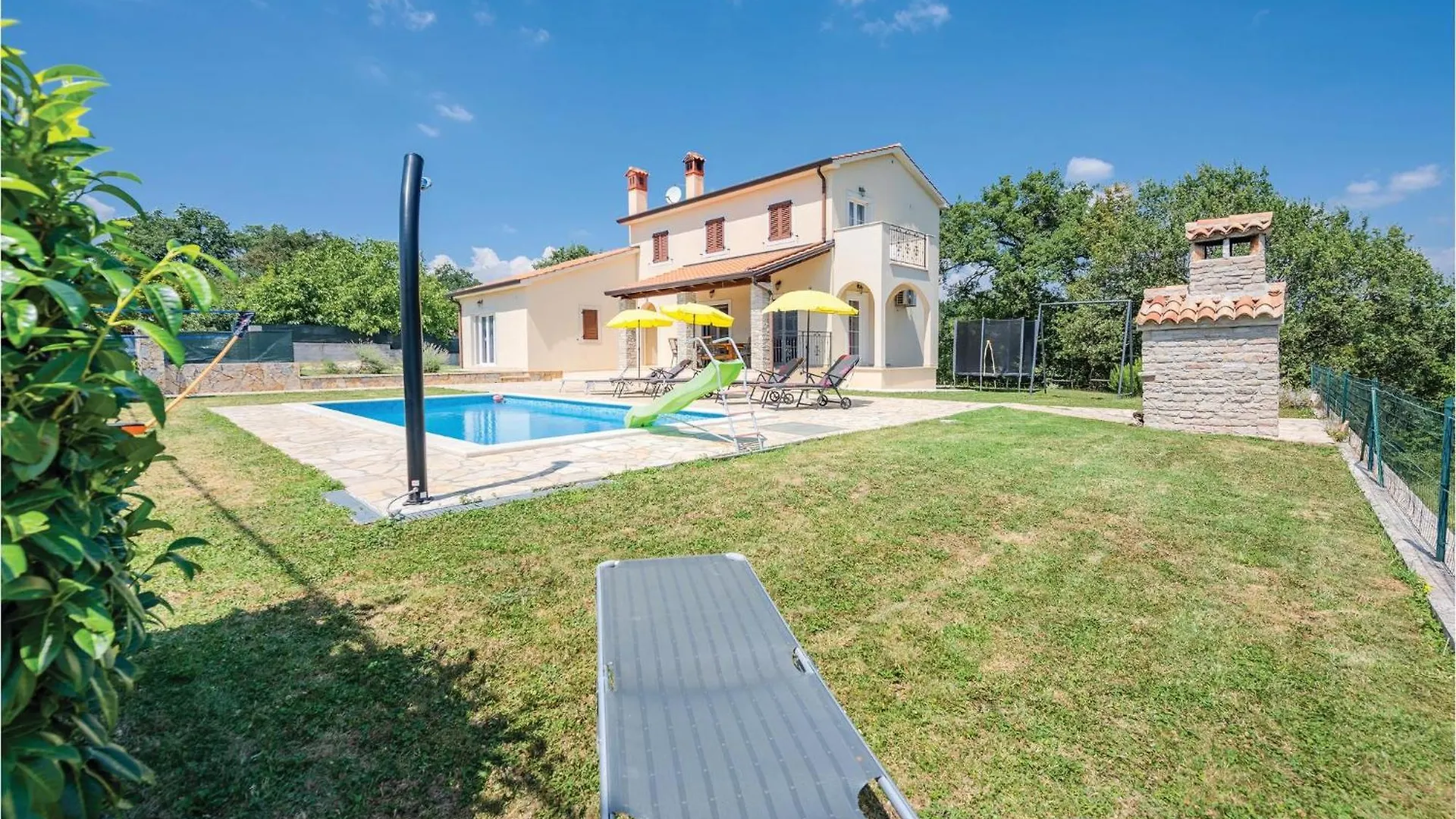 Holiday home Nice Home In Bregi With Outdoor Swimming Pool Katun Gracanski